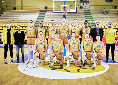 Plantel del Spar Girona que tiene en sus filas a la paraguaya Paola Ferrari.