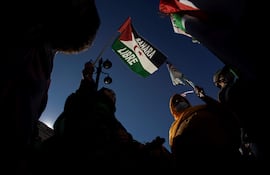 Manifestación este sábado en el centro de Madrid de miembros y simpatizantes del pueblo saharaui para pedir la "liberación del Sáhara Occidental" coincidiendo con el 46 aniversario de los Acuerdos Tripartitos de Madrid (1975), mediante los cuales el Sáhara dejó de ser provincia española.