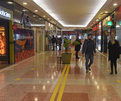 Uno de los sectores más golpeados por la pandemia es el comercial, con cierres de establecimientos y pérdidas de numerosos empleos.