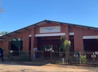 En el Centro Educativo Primero de Mayo se desarrollan clases semipresenciales.