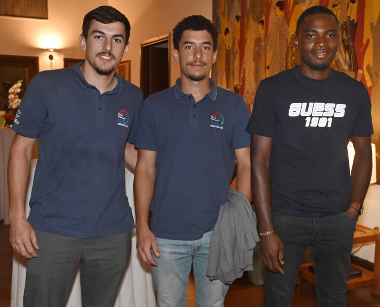 Martín Dupouy, Thibaud Vibert y Sorrel Ndinga.
