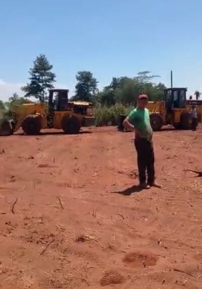 Maquinaria que fue intervenida por campesinos e indígenas en la zona de Veraró, Canindeyú.