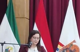 La titular de la Sociead de Escritores del Paraguay, filial Itapúa, durante el encuentro de escritores del Mercosur que se llevó a cabo aquí, en agosto pasado.