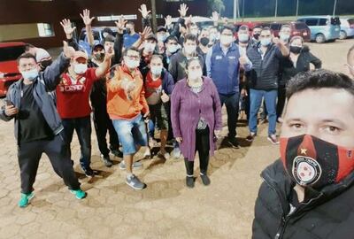 Los agentes penitenciarios que se recuperaron tras cumplir con el protocolo de la cuarentena.