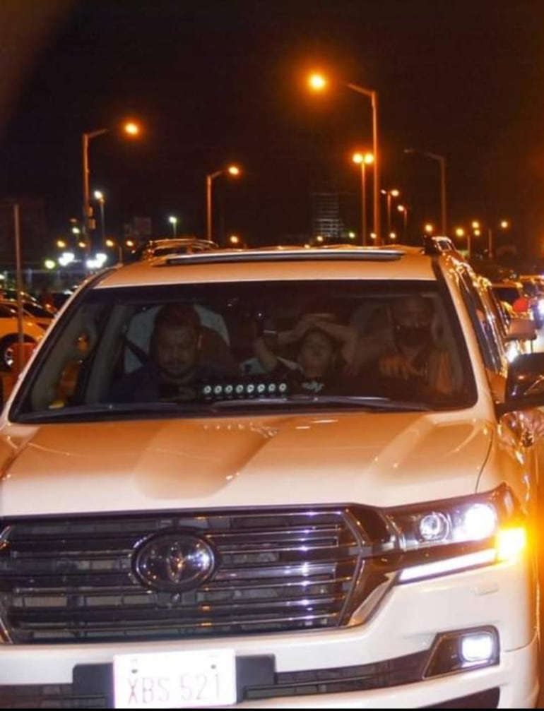 Diputado Colim Soroka participando de la caravana a favor del Gobierno.