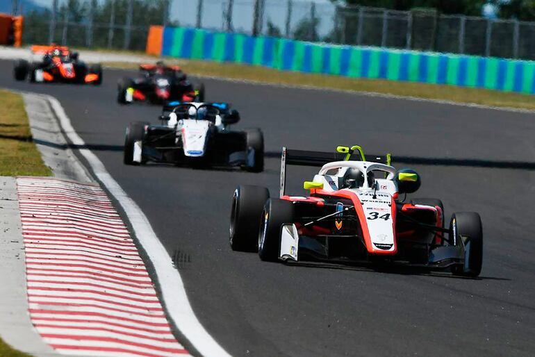 Tremendo trabajo de Joshua Duerksen en su primera experiencia en la Euroformula Open de la Formula 3, logrando subir al podio.