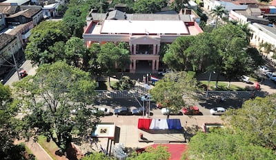 Imagen aérea del Palacete Municipal y parte del centro urbano de la capital del departamento del Guairá.