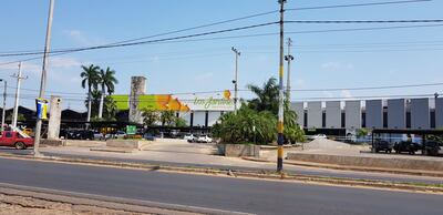 Fachada del Supermercado Los Jardines.