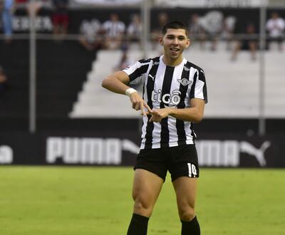 Julio Enciso festeja el tanto que convirtió contra el Sportivo Ameliano por la quinta fecha del torneo Apertura 2022.