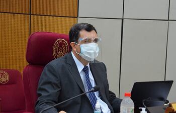 El senador Amado Florentín (PLRA) presidió la última sesión.