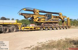 Llegó la primera máquina piloteadora a zona de obras.