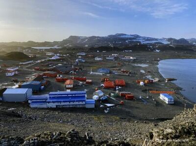 Handout picture released by Chile's Air Force press office showing the Eduardo Frei Antarctic base, at the Fildes Peninsula, west of King George island, on May 10, 2020. - While the new coronavirus spreads all over the world, there is only one continent that still breathes relieved: Antarctica. Due to strict control measures and a little luck, the territory remains free from contagion. (Photo by - / Chilean Air Force / AFP) / RESTRICTED TO EDITORIAL USE - MANDATORY CREDIT AFP PHOTO / CHILEAN AIR FORCE - NO MARKETING NO ADVERTISING CAMPAIGNS - DISTRIBUTED AS A SERVICE TO CLIENTS