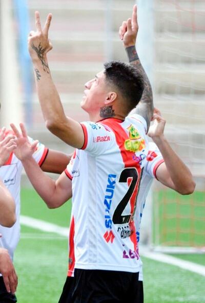 Nelson Cabrera anotó  ayer en el triunfo de  Always Ready.