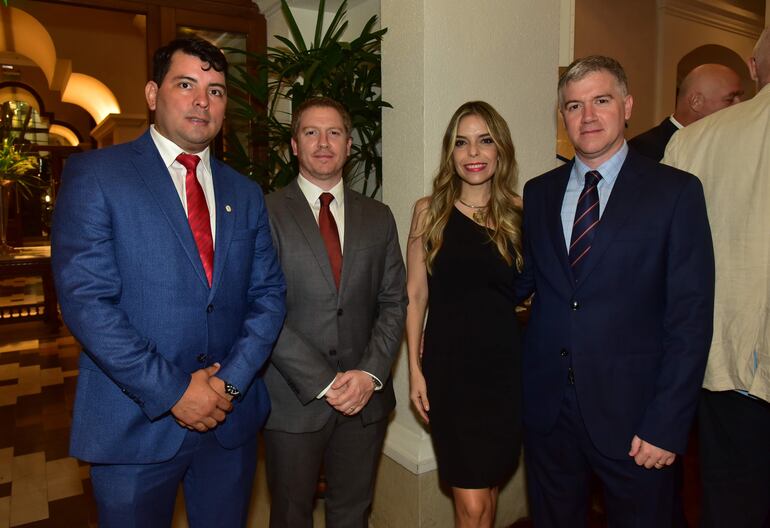 Patricio Ortega, Esteban Dos Santos, Belén Bogado y Ricardo Dos Santos.