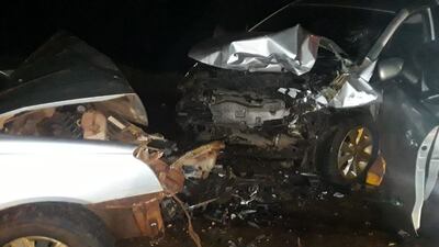 Como consecuencia del violento choque frontal perecieron dos personas y una quedó gravemente herida, la noche del domingo, en Tomás Romero Pereira, Itapúa.