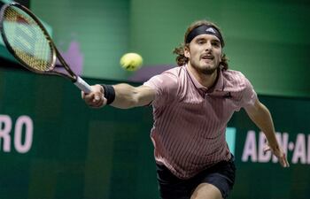 El griego Stefanos Tsitsipas disputará la final en Rotterdam ante Felix Auger-Aliassime (AFP).