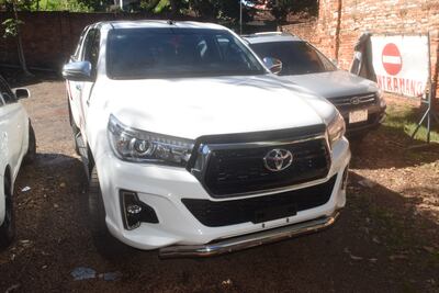 La lujosa camioneta ingresó desde Argentina, en febrero pasado, fue detenida por agentes de tránsito por circular sin chapa ni documentación.