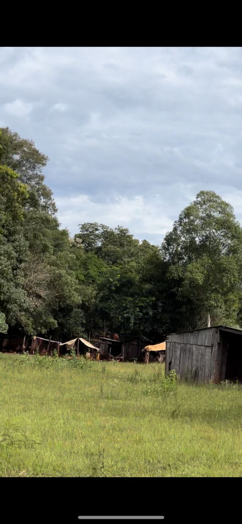 Los invasores inutilizaron la pista de aterrizaje, al instalar sus viviendas dentro del sector.