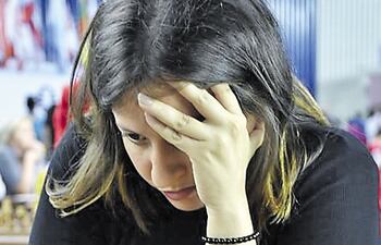 La Maestra Internacional Femenina (WIM) con bandera paraguaya Jennifer Pérez, representante 1 de Paraguay.