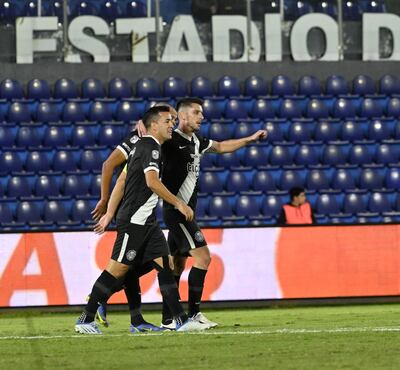 Olimpia goleó a Tacuary en el Defensores