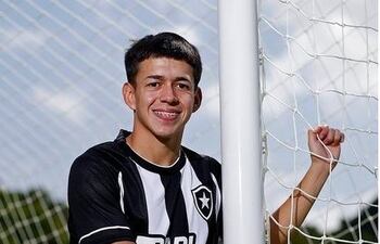 Matías Segovia fue operado ayer de una fractura en la mano.