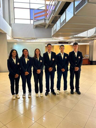 Componentes de los equipos paraguayos femenino y masculino que van al “suda” en Bolivia.