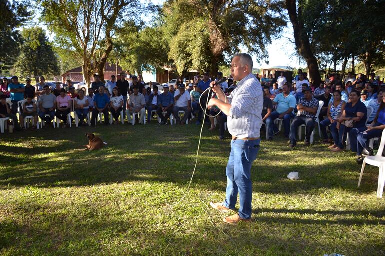 El candidato de la Concertación a la Gobernación de Caazapá, Ulises Martínez (Colorado). 