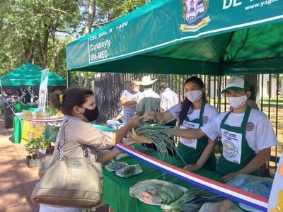 Estudiantes de Yaguarón fueron los expositores en la feria.