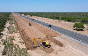 Tramo Villa Choferes del Chaco- Mariscal Estigarribia finalmente presenta avances en tramos críticos, la obra está bajo una situación de adenda y debe ser entregada en los próximos meses.