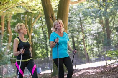 El deporte es un medio efectivo para reducir la presión arterial alta, aunque tambien hay otras rutinas a observar para controlarla.