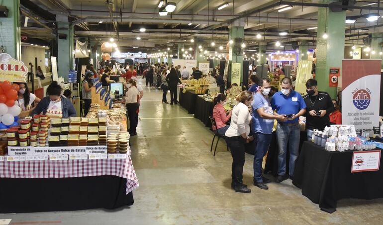 Buenas ventas en feria de mipymes
