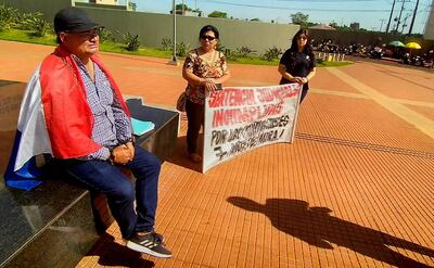 Rubén Darío Díaz Gómez exige cobrar sus salarios.