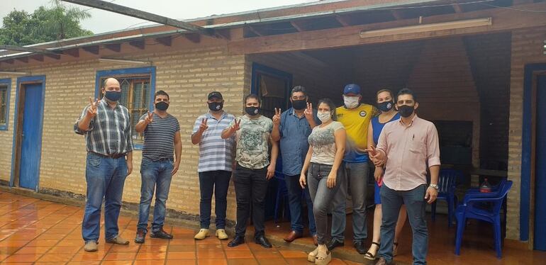 En el Comité del PLRA Carapeguá no se llegó habilitar la mesa receptora de voto lo hicieron en la casa de un concejal municipal.