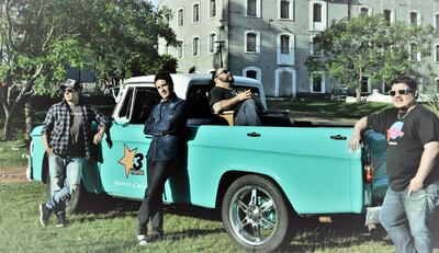 Los integrantes de la banda villarriqueña Tres Fronteras presentan toda su música en plataformas digitales.