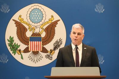 El embajador de Estados Unidos Marc Ostfield, en confedrencia de prensa este mediodía.