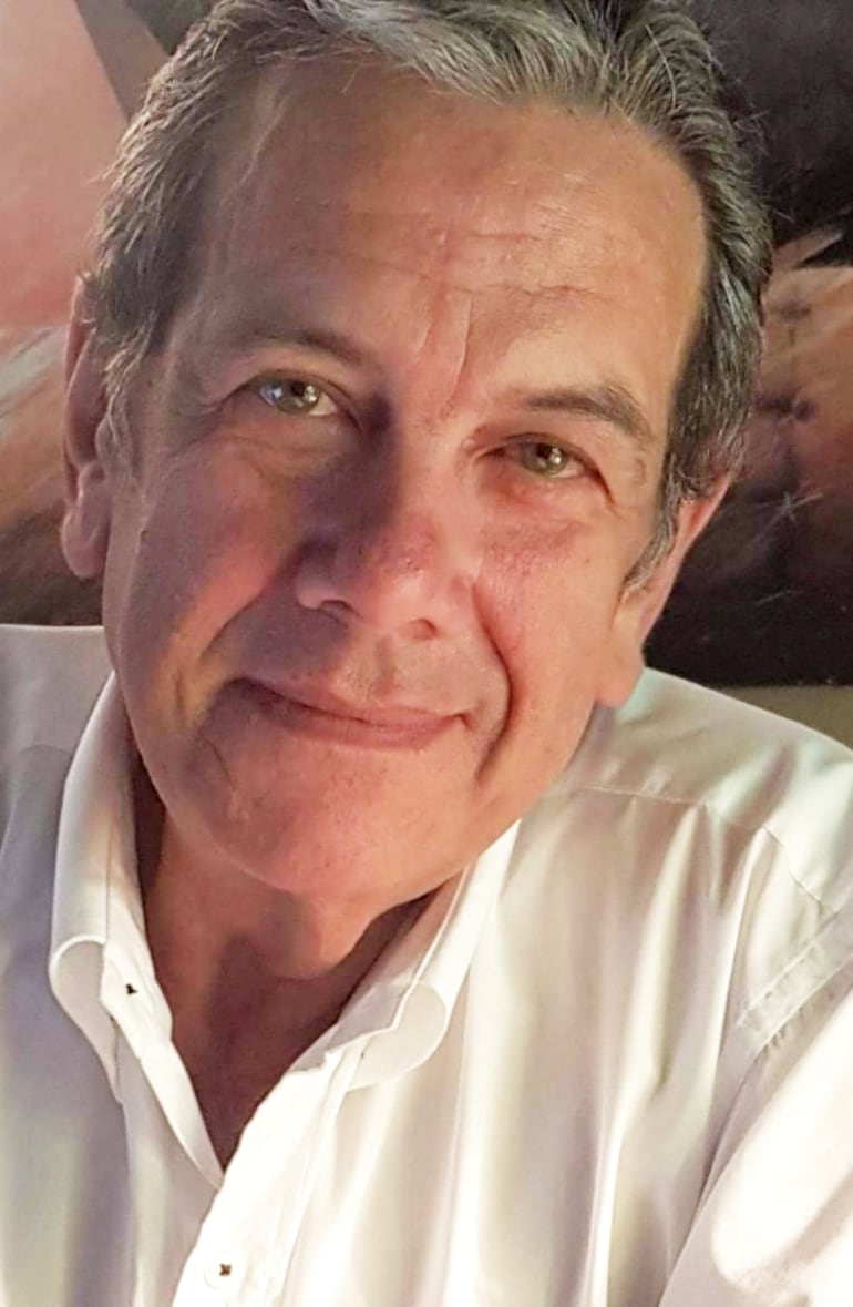 Eduardo Alfaro, arquitecto.