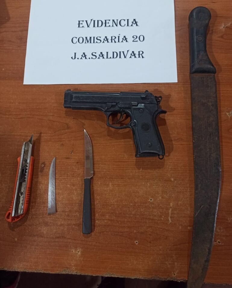 Elementos encontrados en poder del detenido.