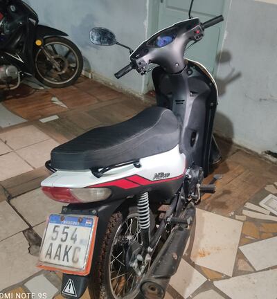 La motocicleta que habría sido robada y fue incautada en manos de un menor de edad en Luque