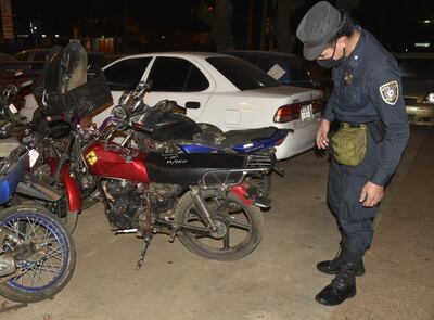 Motocicleta en la que se trasladaban los aprehendidos