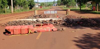 El denunciante afirmó que en la zona no se cuenta con señalización que advierta a los conductores sobre la obra en ejecución.