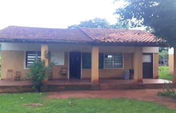 La escuela básica 4062 Ykua Pora está ubicada a unos 30 km de la ciudad de Santani