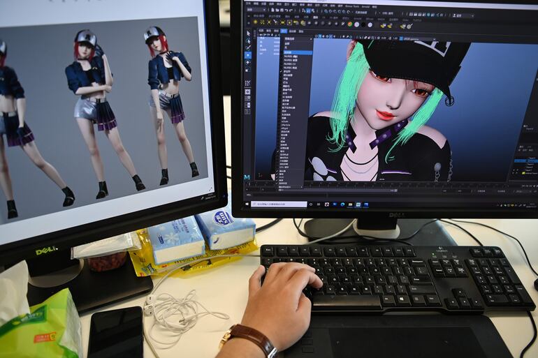 Un animador trabaja en el diseño de Amy, la estrella virtual creada por Beijing Mizhi Tech.