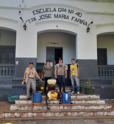 Intensa fumigación en la escuela Teniente Fariña de Caacupé