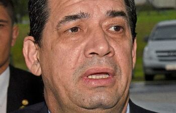 El vicepresidente Hugo Velázquez aspira a ser Presidente, por lo que no le conviene que Abdo sea enjuiciado.