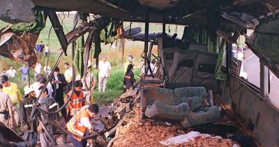 Así quedó por dentro el colectivo de RYSA, que fue rebanado por el camión con materiales.