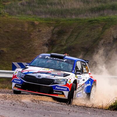 Fabrizio Zaldívar y Carlos Del Barrio, en las pruebas previas al RallyRACC, con el Skoda Fabia.