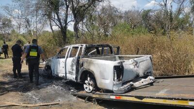 Incinerada. Así apareció la camioneta que habría sido utilizada por los sicarios que cometieron el atentado en San Bernardino.