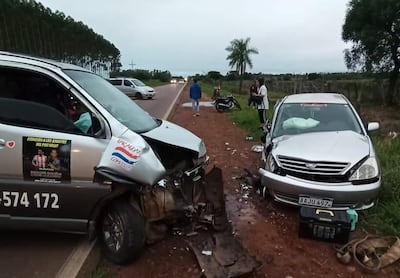 Cuatro personas resultaron heridas tras choque en acceso Carapeguá - Acahay.