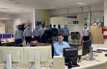 La binacional decidió sustituir los sistemas de protección, supervisión y control de los autotransformadores-reguladores y transformadores de potencia porque están llegando al fin de vida útil.