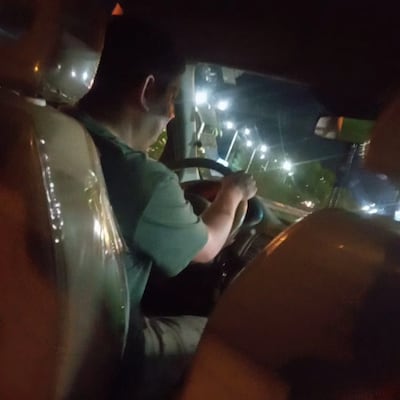 Fotografía del conductor de plataforma quien fue denunciado por supuestamente acosar a una pasajera.